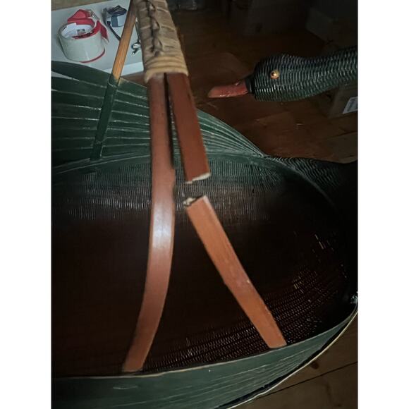 Vintage‎ Rattan Green Goose Basket - Picture 5 of 6